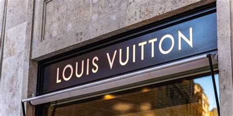 louis vuitton civitanova marche lavora con noi|Louis Vuitton Civitanova: 500 assunzioni con nuova fabbrica.